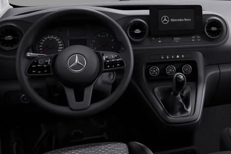 3948015 90kW 45kWh Premium Van Auto